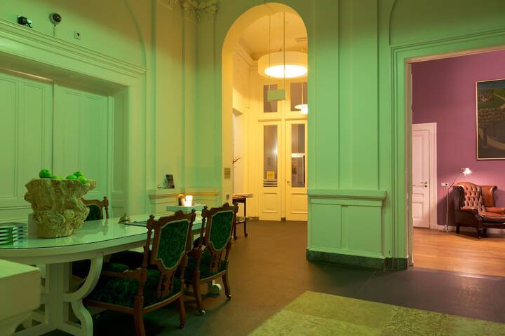 Guest Lobby