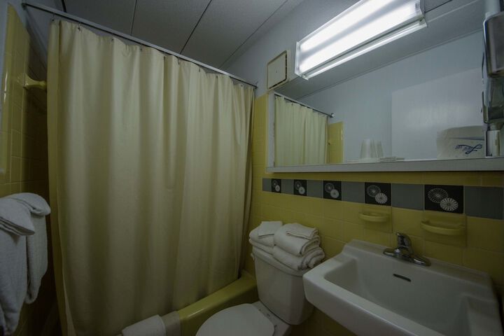 Room 14 of 25