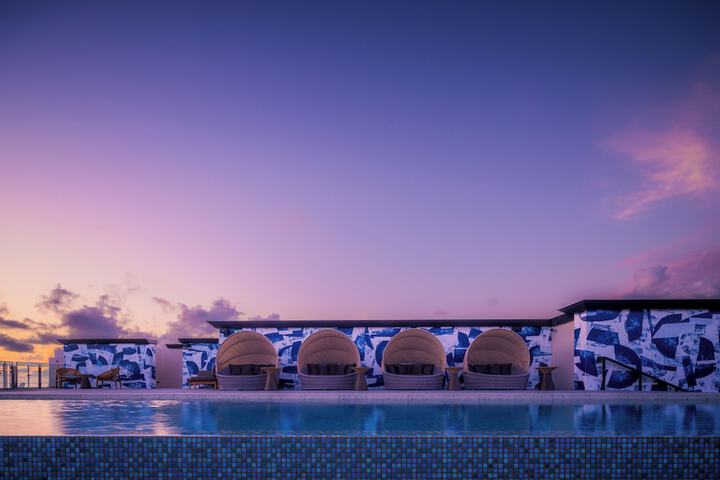 Pool 50 of 78