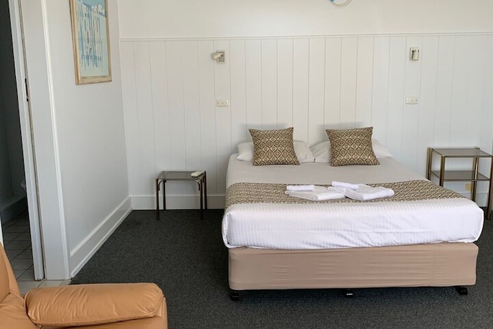 Room 9 of 65