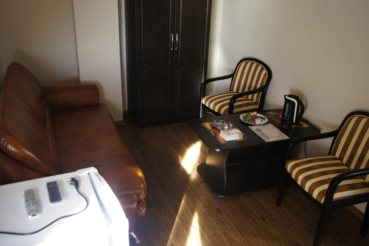 Room 13 of 46