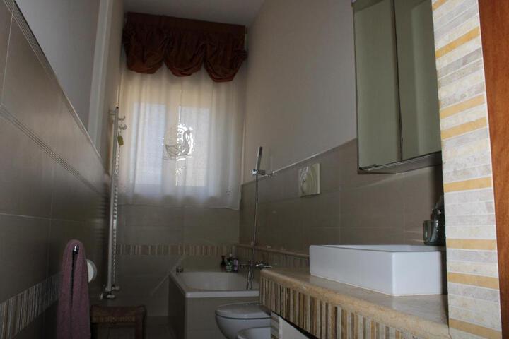 Room 12 of 14