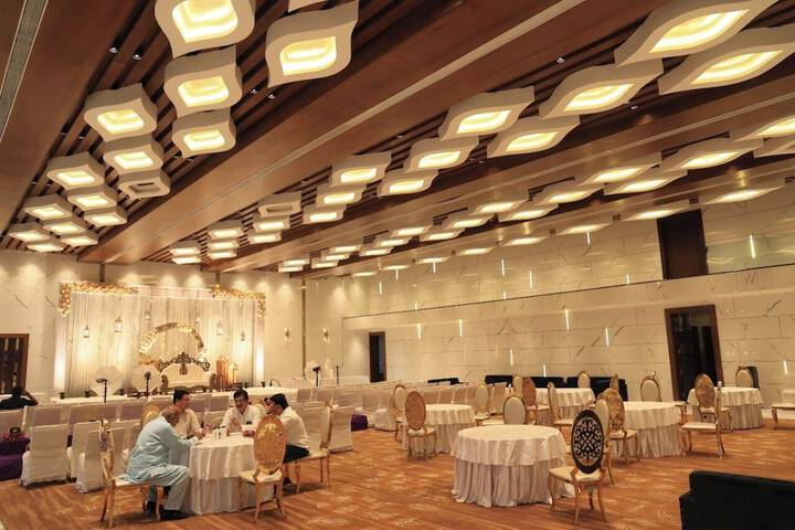 Ballroom/Hall 33 of 47