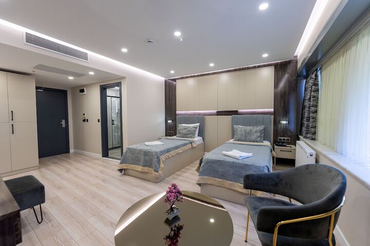 Room 35 of 48