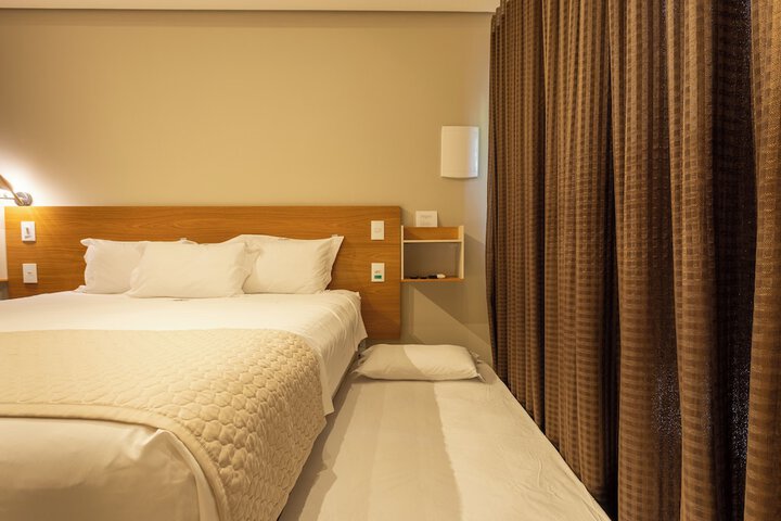 Room 35 of 218