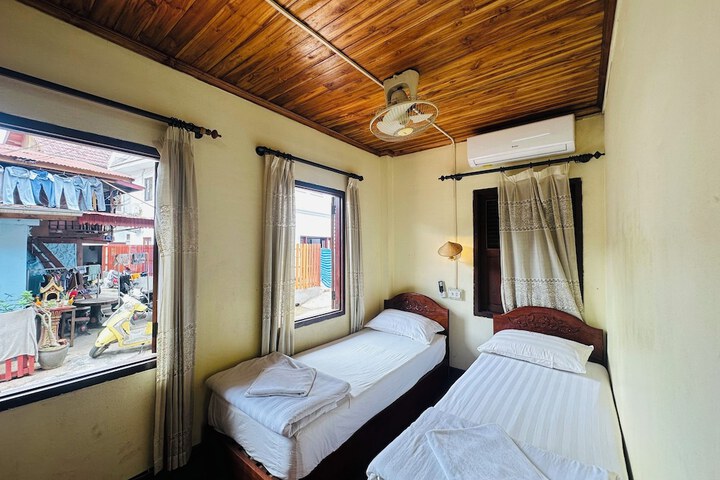 Room 27 of 60