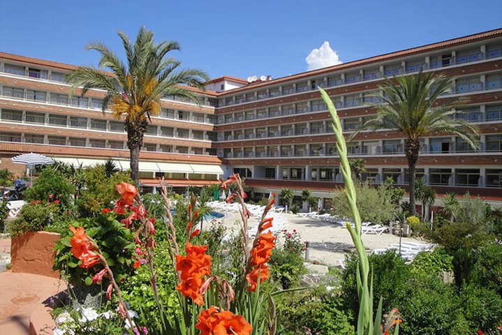 Hotel 76 of 80