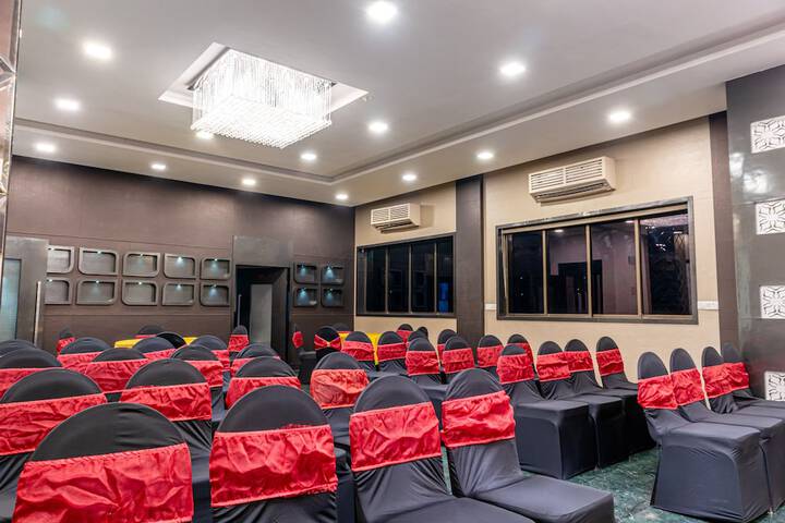 Ballroom/Hall 49 of 54