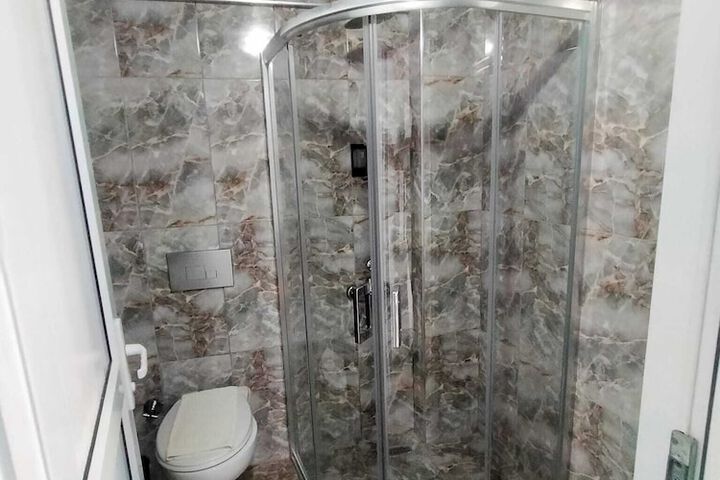 Room 99 of 121