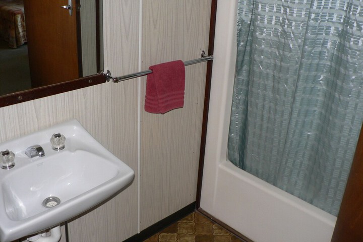Room 95 of 122