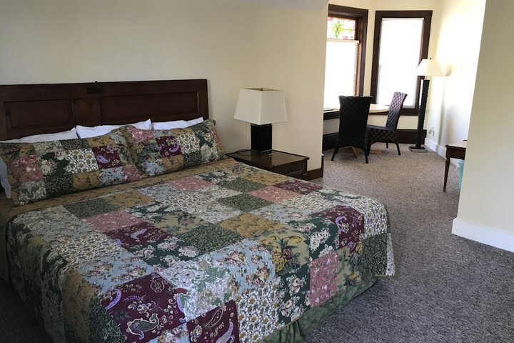 Room 12 of 146