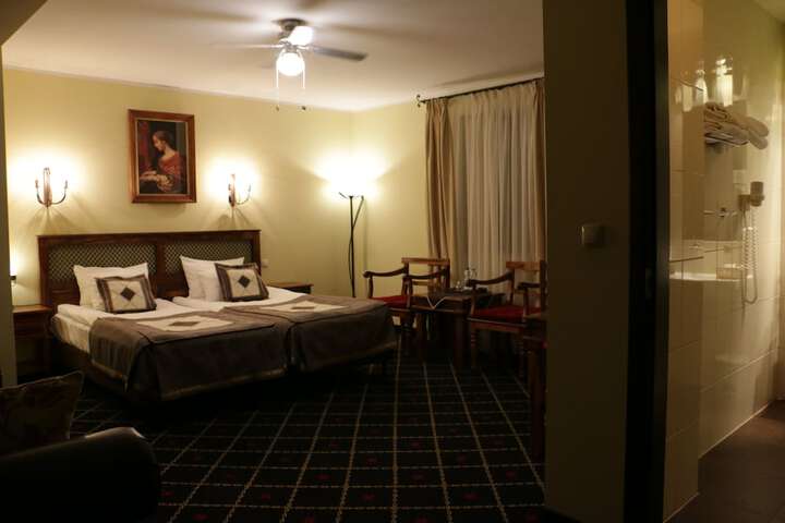 Room 48 of 127