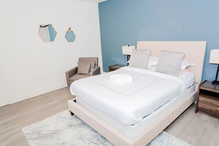 Room 5 of 25
