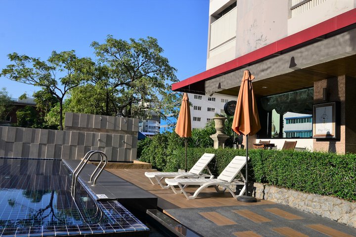 Sundeck 83 of 90