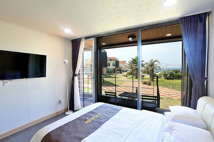 Room 16 of 41