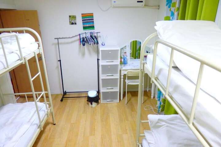 Room 16 of 49