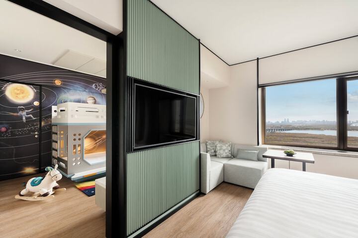 Room 48 of 110