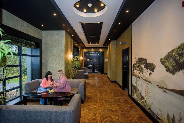 Guest Lobby
