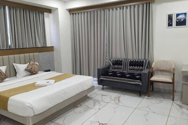 Room 6 of 19
