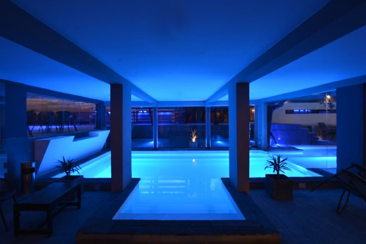 Pool 20 of 36