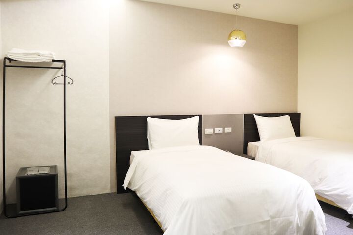 Room 5 of 37
