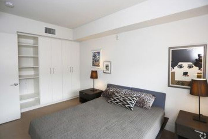 Room 12 of 32