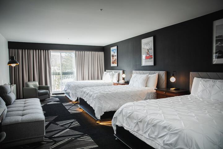 Room 28 of 104