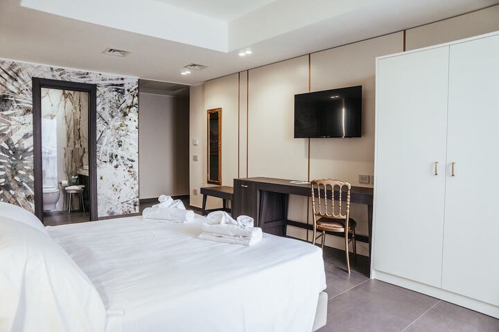 Room 5 of 75