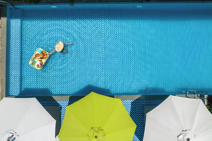 Hotel Pool