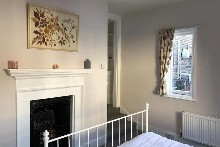 Room 4 of 14