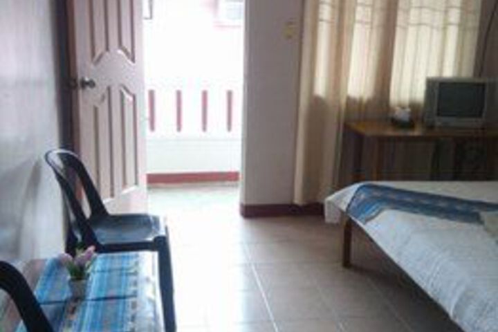 Room 12 of 37