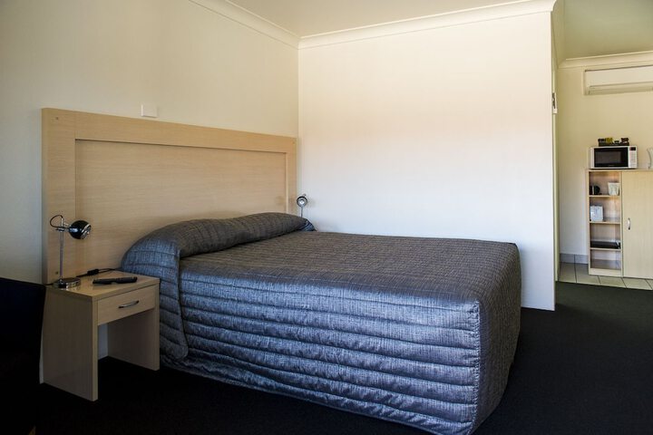 Room 3 of 37