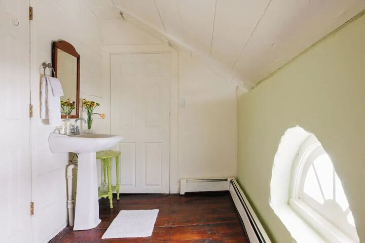 Room 15 of 27