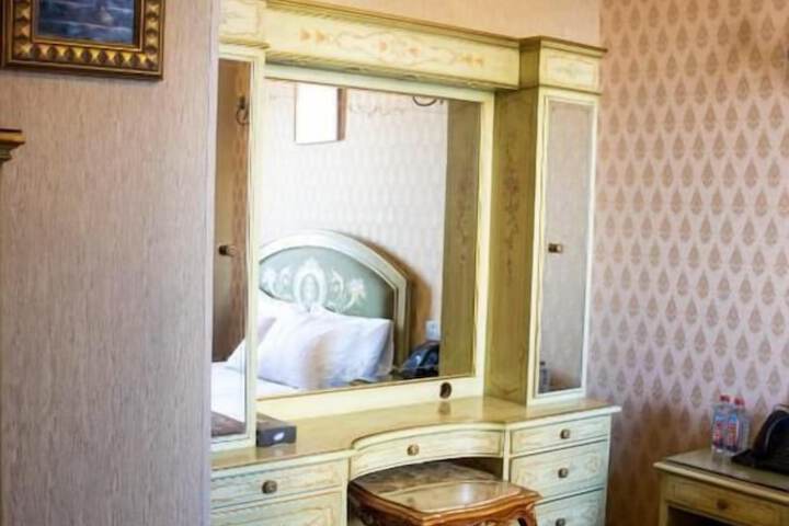Room 5 of 25