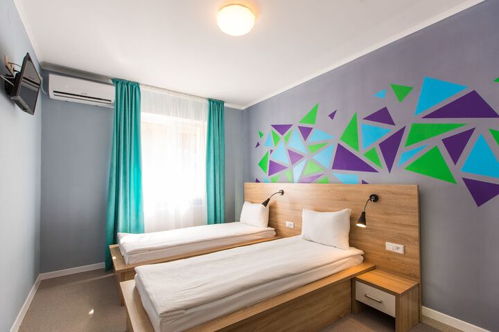 Room 12 of 26