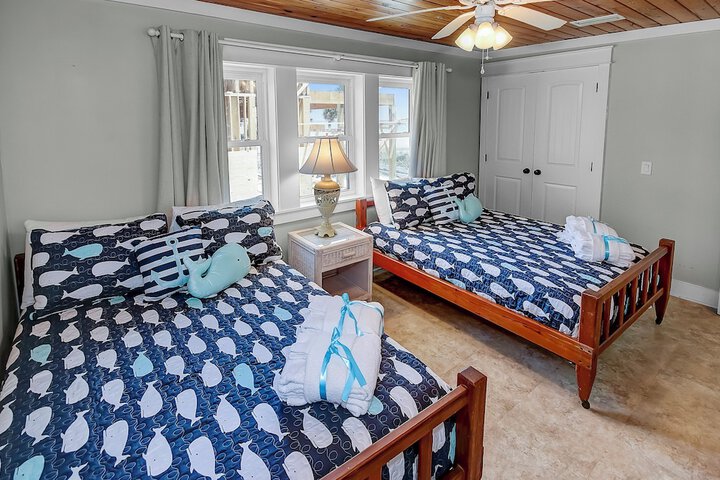 Room 6 of 52