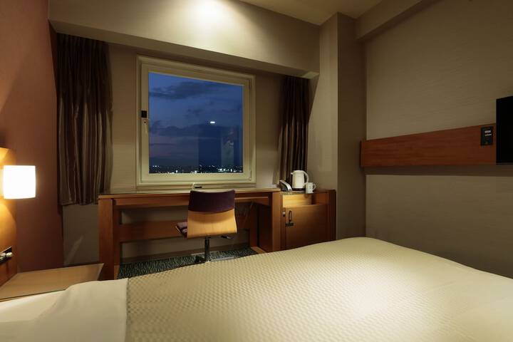 Room 12 of 50