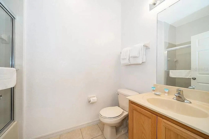 Room 10 of 23