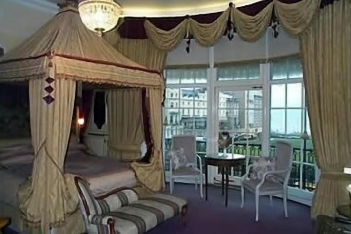 Room 21 of 25