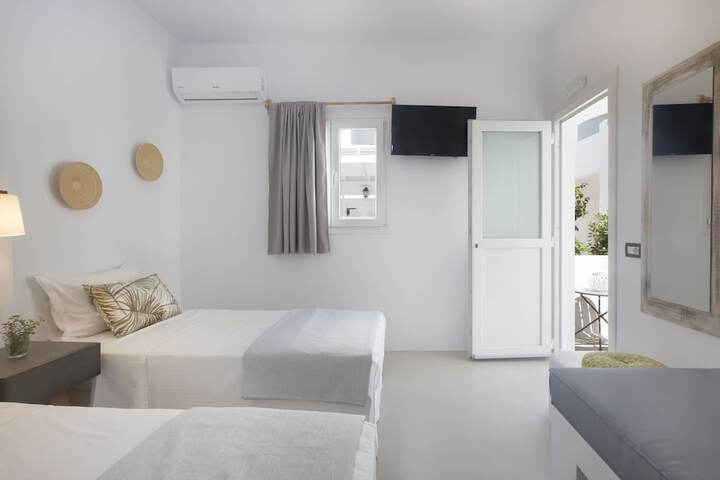 Room 42 of 101