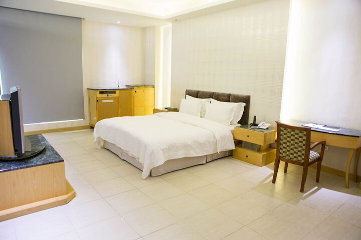 Room 29 of 79