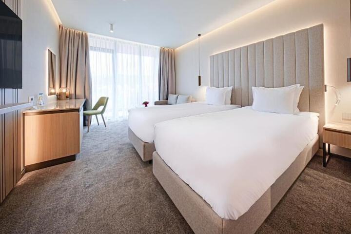 Room 5 of 45