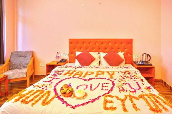 Room 28 of 61