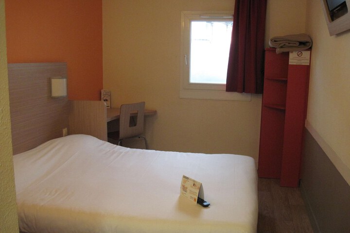Room 12 of 44