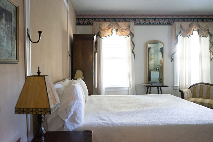 Room 16 of 75