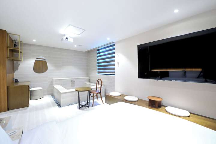 Room 40 of 64