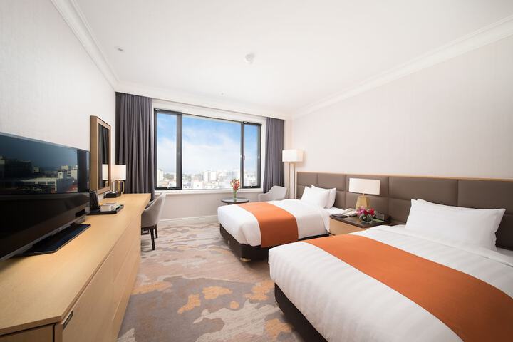 Room 12 of 79