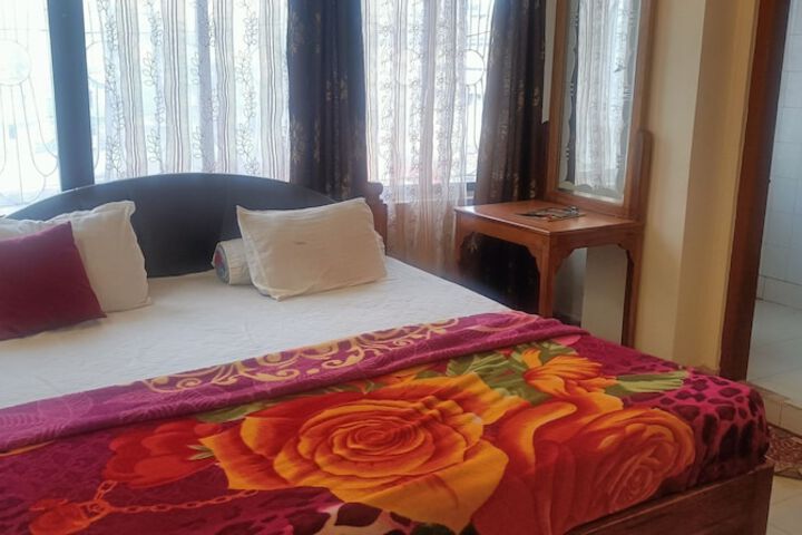 Room 10 of 38