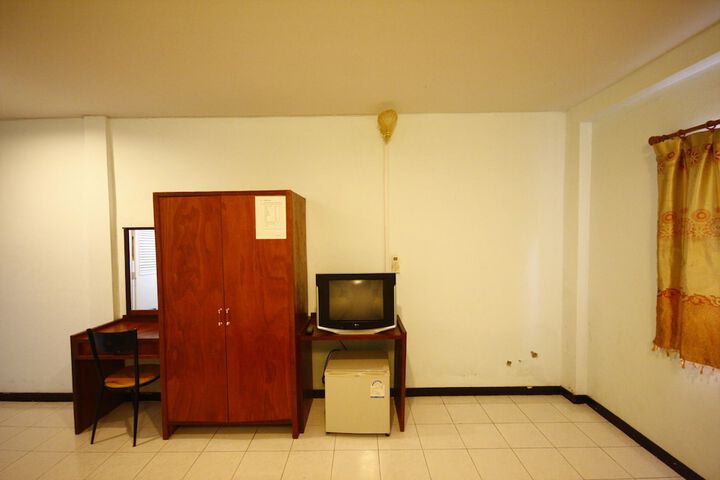 Room 15 of 19