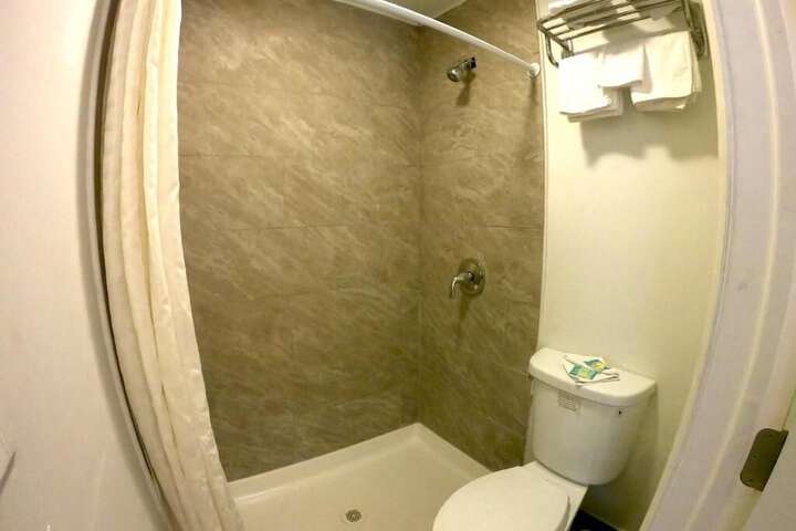 Room 4 of 6